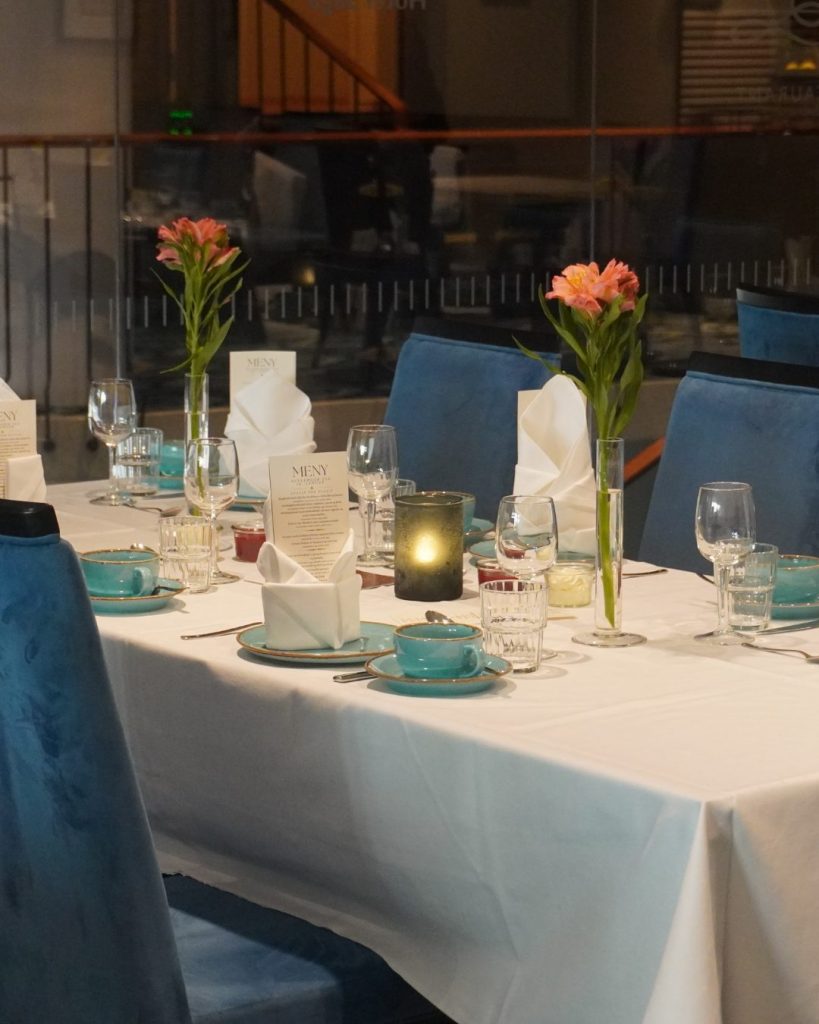 Hjertelig velkommen til Afternoon Tea - Autumn Chills på Hotel Saga lørdag 12. september. Åpent 14-18. 